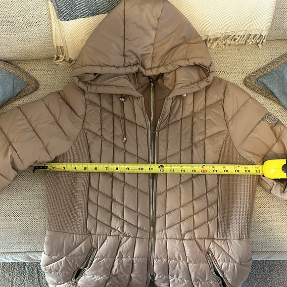 Bernardo sz large packable bibbed winter coat with hood EUC worn once - Picture 10 of 12